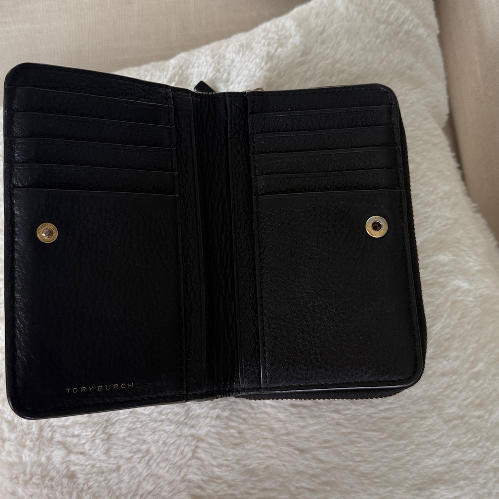 Tory Burch MCGRAW BI-FOLD Medium WALLET Black Pebbled Leather Zip Wallet - Picture 9 of 12
